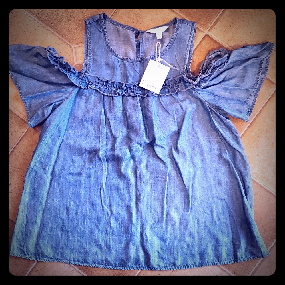 Laura Conrad off shoulders denim shirt